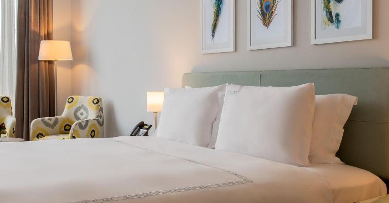 Crystal Inn Hotel - Alamein (Adults Only) El Alamein Eksteriør bilde A bed with two pillows
